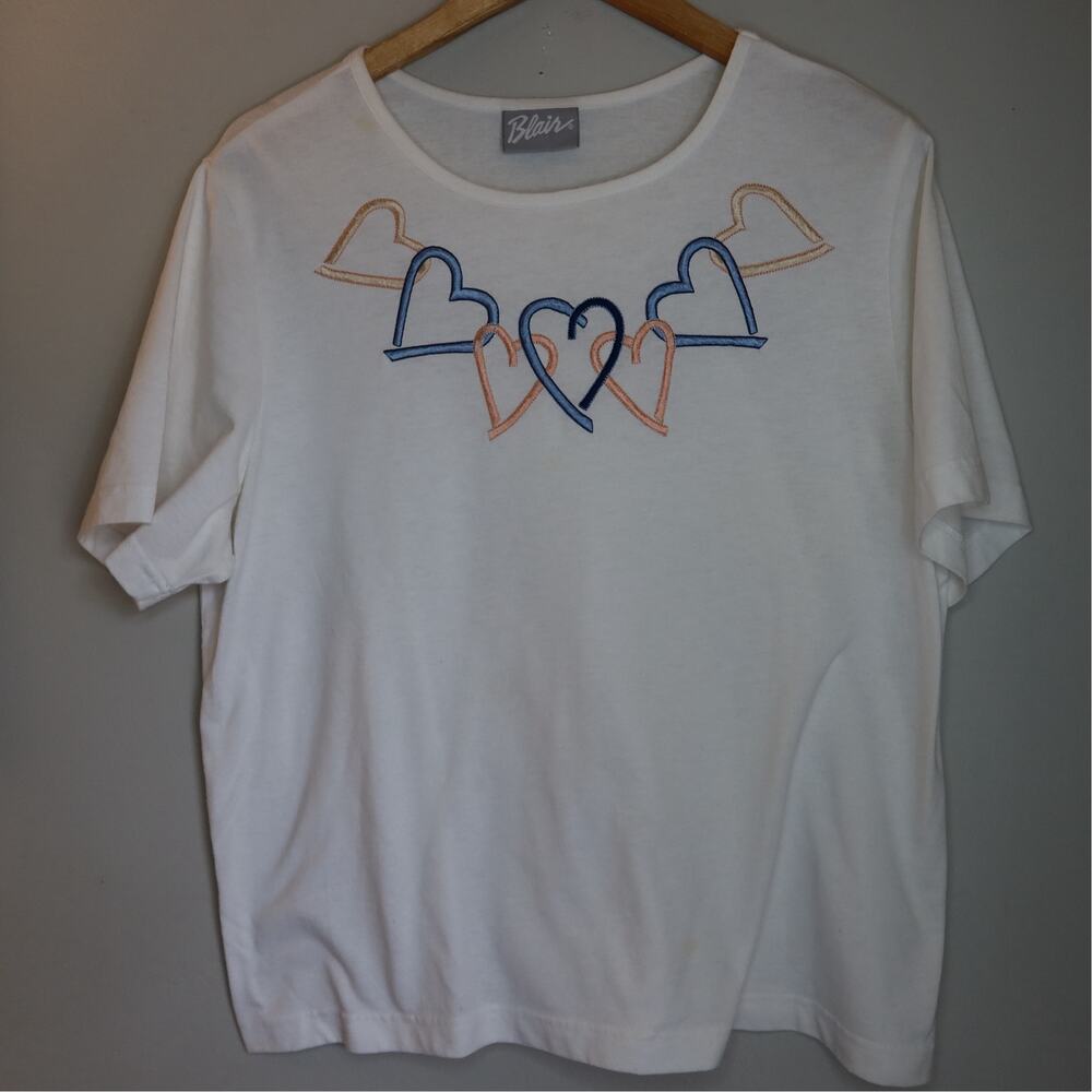 Blair White Embroidered Heart Garland Crewneck Tee Short Sleeve